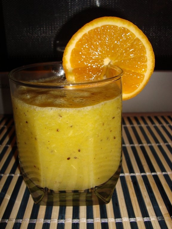 Suc de kiwi cu portocale