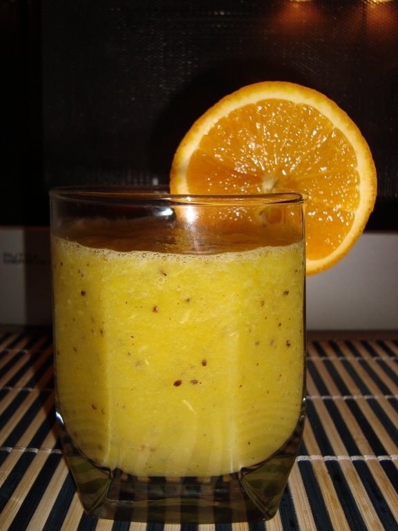 Suc de kiwi cu portocale