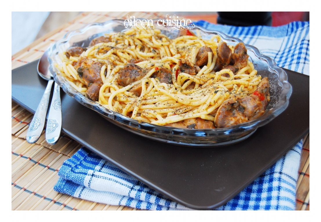 Spaghete cu pipote de pui