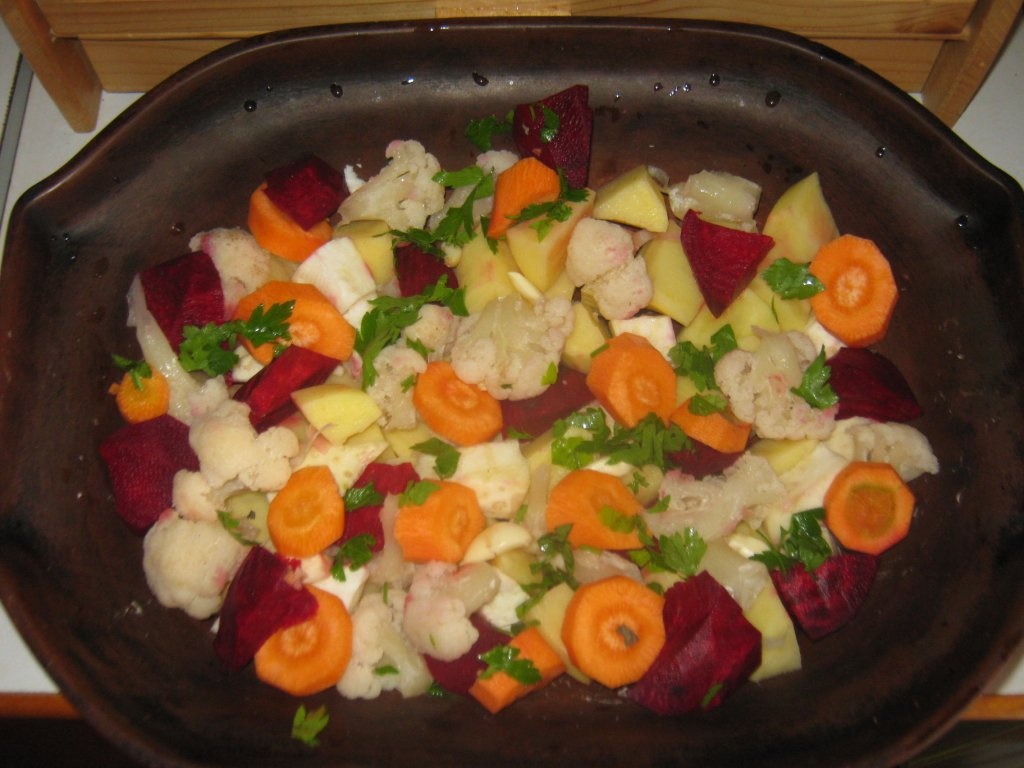 Ciolan afumat pe pat de legume