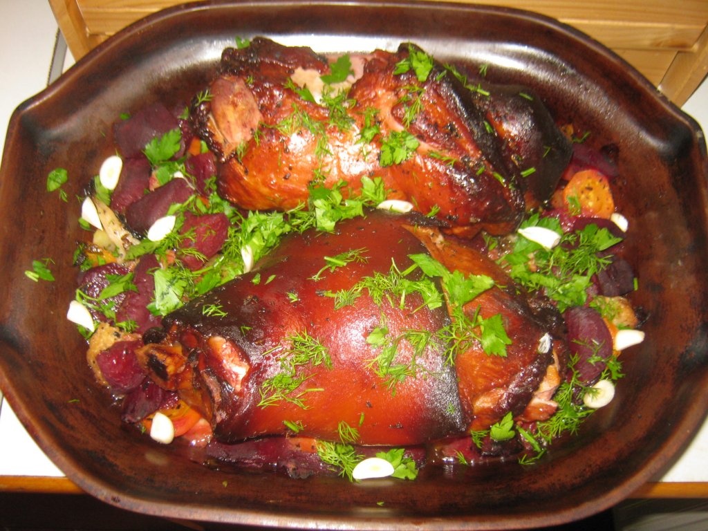 Ciolan afumat pe pat de legume