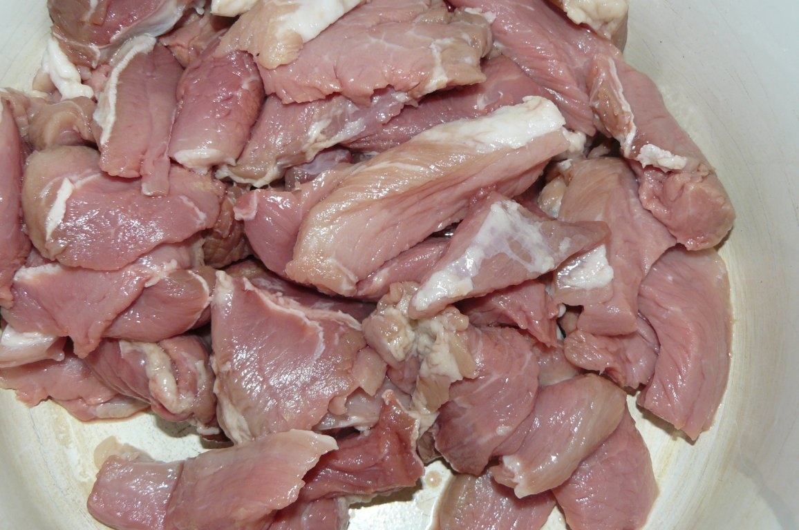 Carne de porc sau de vită cu morcovi şi bere