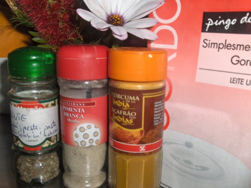 Filete de Pescada  marinate în lapte cu Salvie