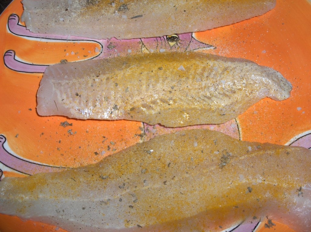 Filete de Pescada  marinate în lapte cu Salvie