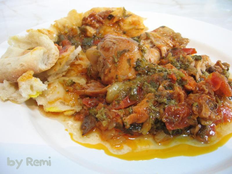 Pui cu legume şi un capac de pâine