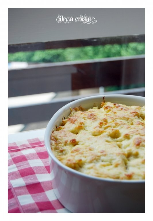Spaghete gratinate cu spanac si carnati