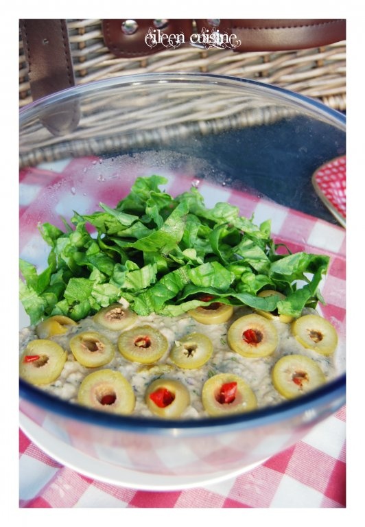 Salata de ton cu masline