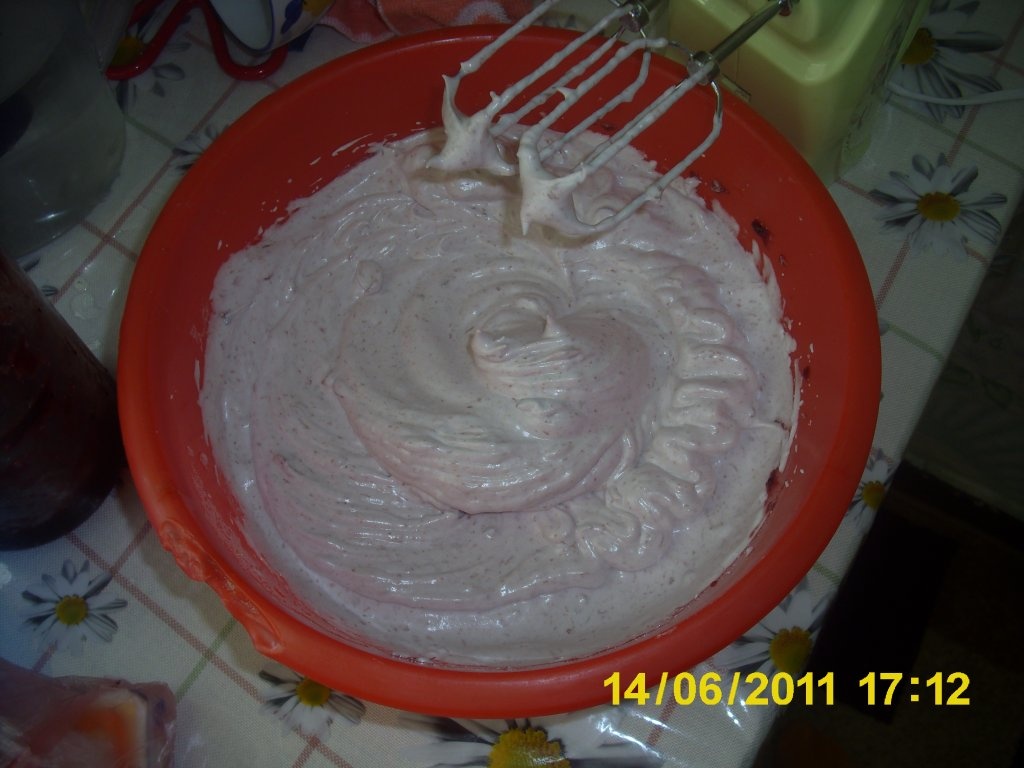 Tort cu crema de cacao