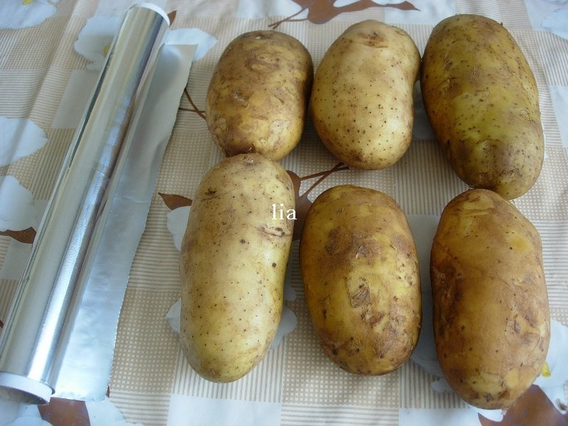Corabioare de cartofi copti cu pui si ciuperci