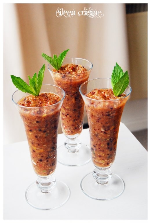 Smoothie cu pere, cirese si menta