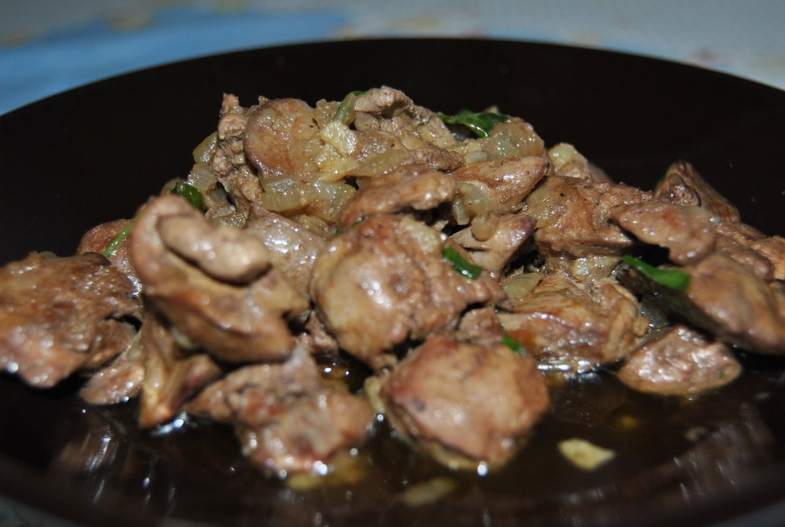 Omletã umplutã cu ficat de pui