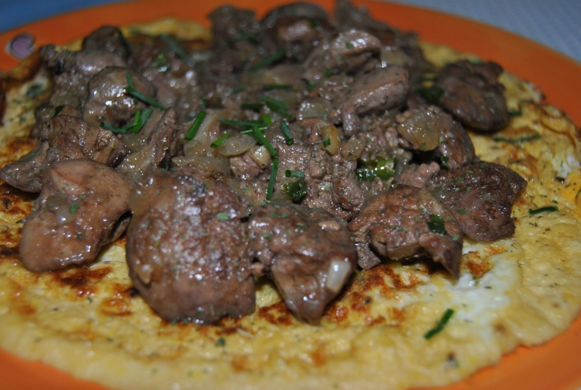 Omletã umplutã cu ficat de pui
