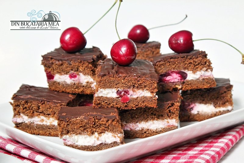 Prajitura cu ciocolata si cirese