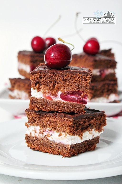 Prajitura cu ciocolata si cirese