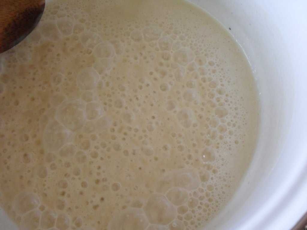 Perisoare cu sos de bulion si taitei