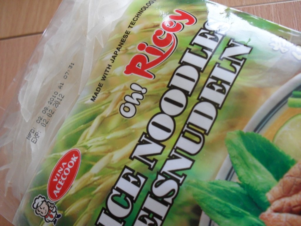 Perisoare cu sos de bulion si taitei