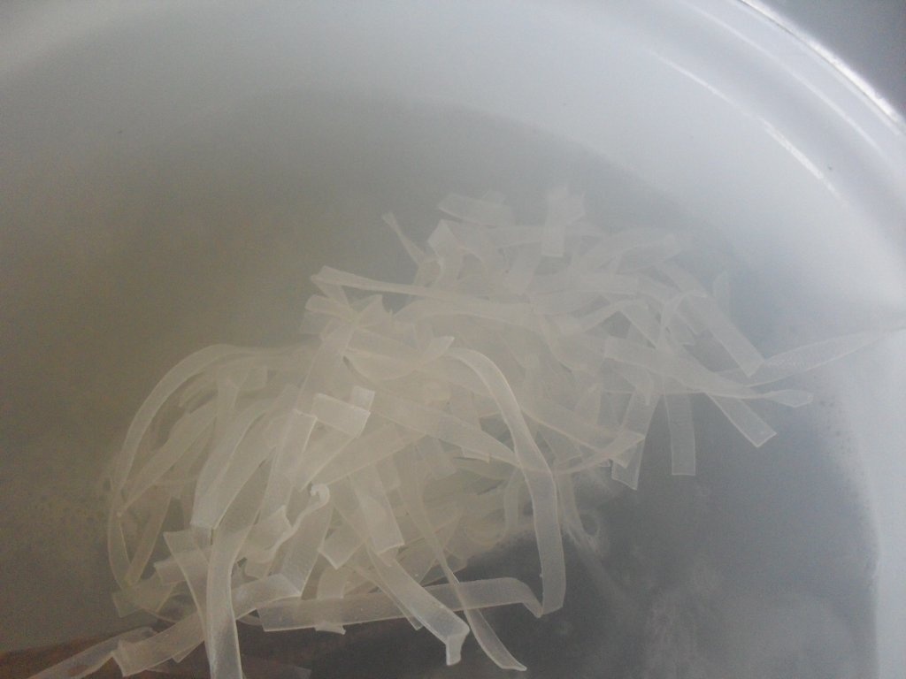 Perisoare cu sos de bulion si taitei