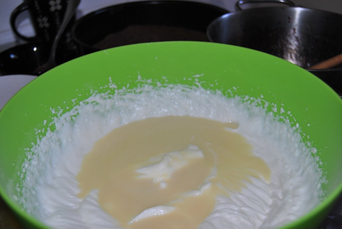 Delicia de cafea cu friscã si cirese îmbãtate cu Angelli