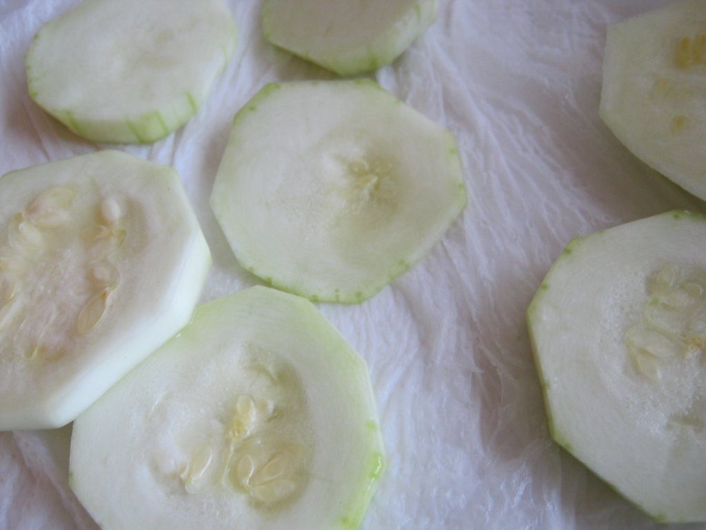 Dovlecei pane cu salată verde