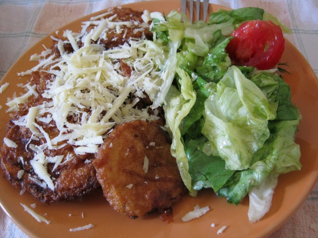 Dovlecei pane cu salată verde