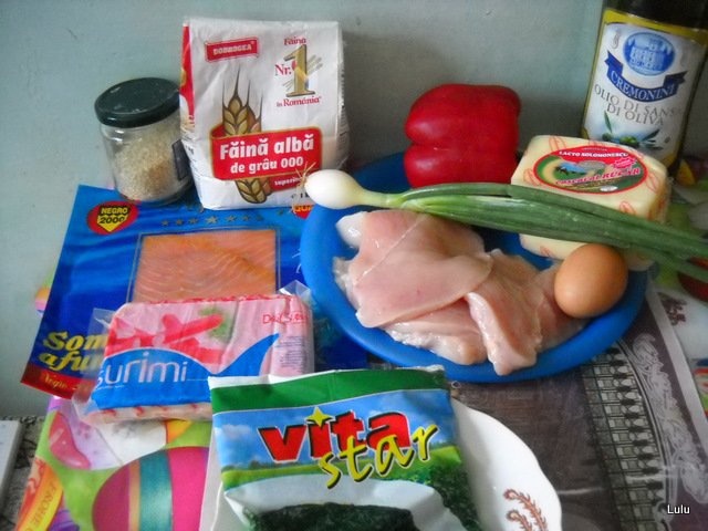 Specialitate cu pui,somon si cascaval