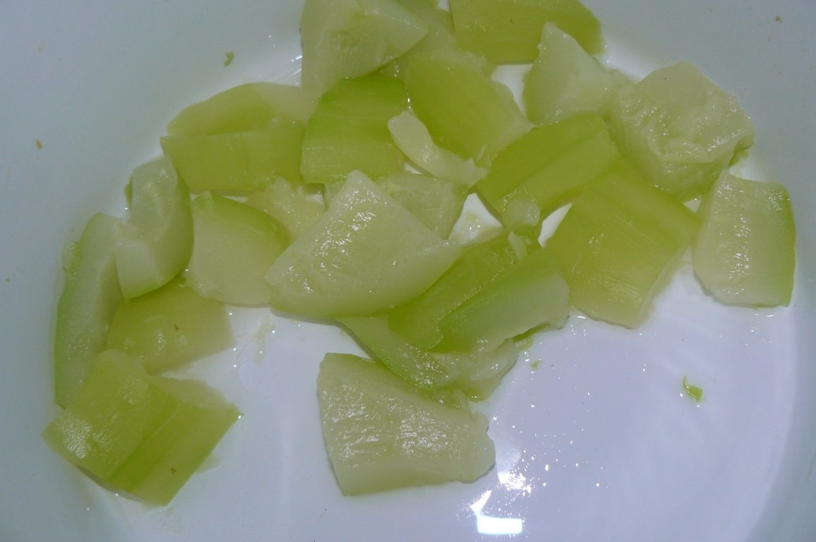 Salată de vinete, ardei copţi şi dovlecel