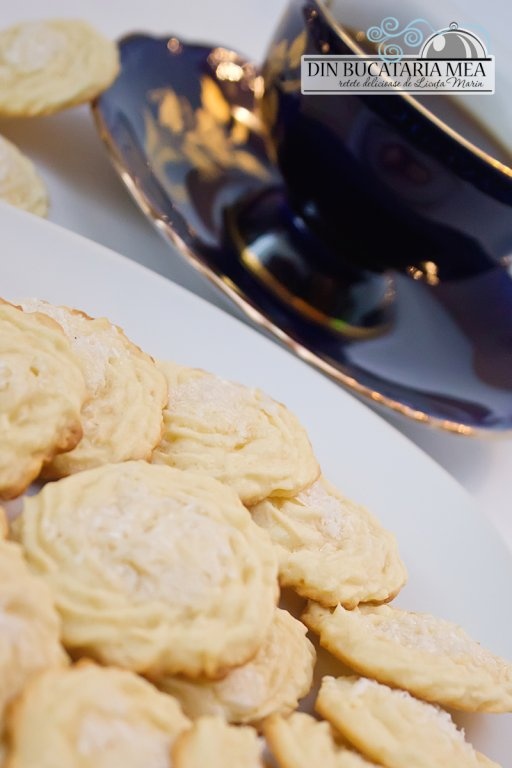 Fursecuri cu unt si cocos