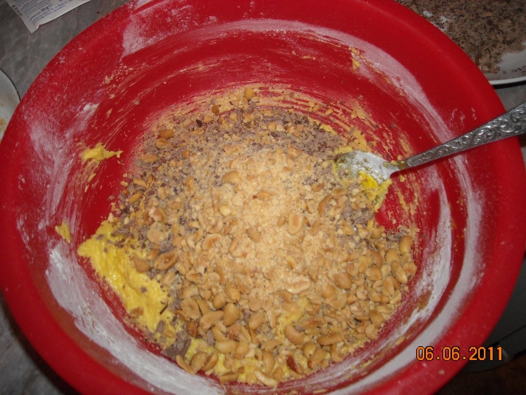 Prajitura cu ciocolata si alune