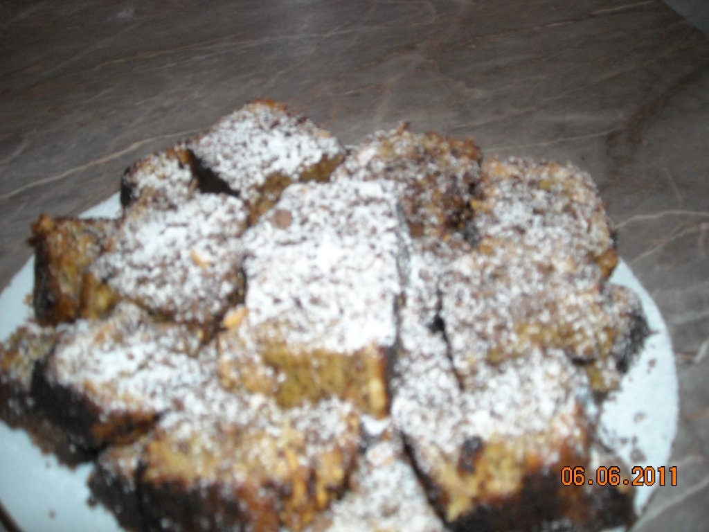 Prajitura cu ciocolata si alune