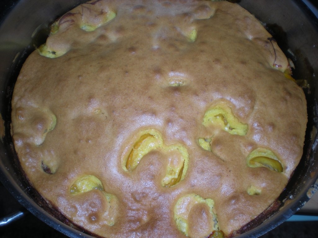 Tarta de caise cu caramel