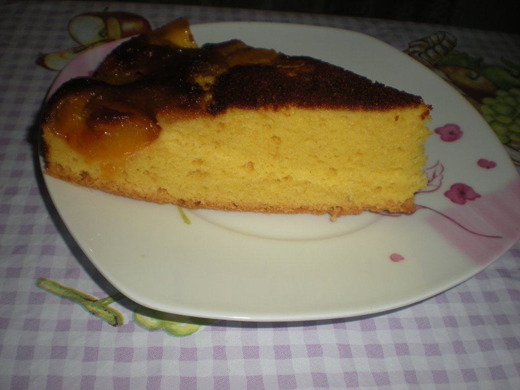 Tarta de caise cu caramel