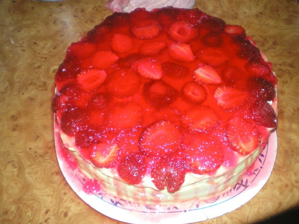 Tort de vanilie si capsune