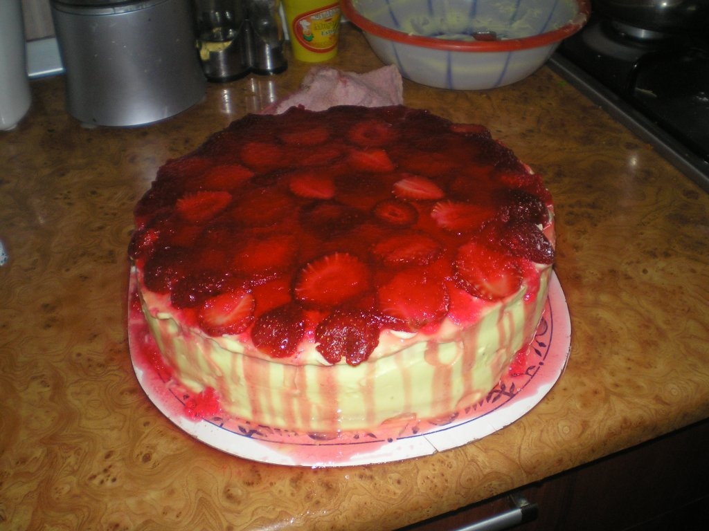 Tort de vanilie si capsune