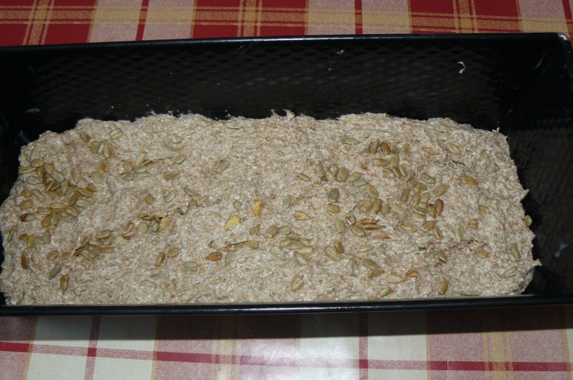 Pâine cu bere şi seminţe