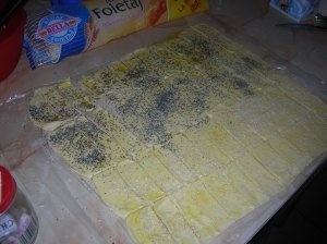 Saleuri cu mac, susan si chimen