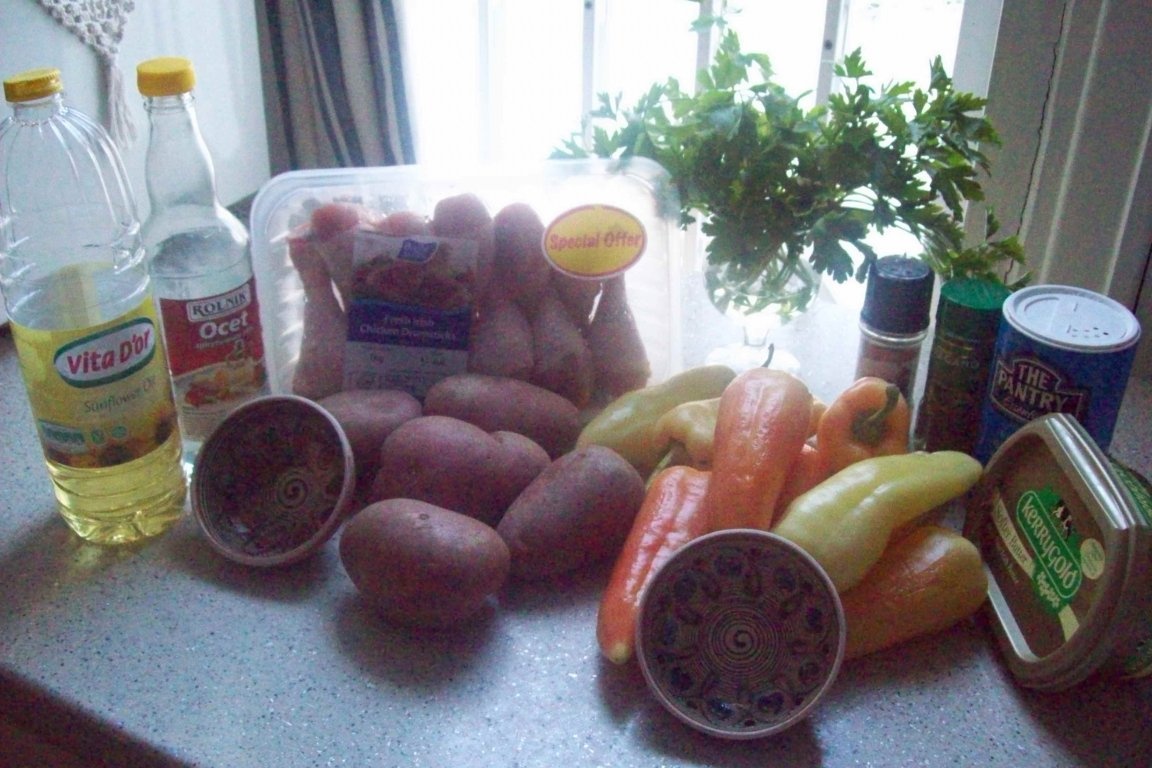 Pulpe de pui cu cartofi la gratar