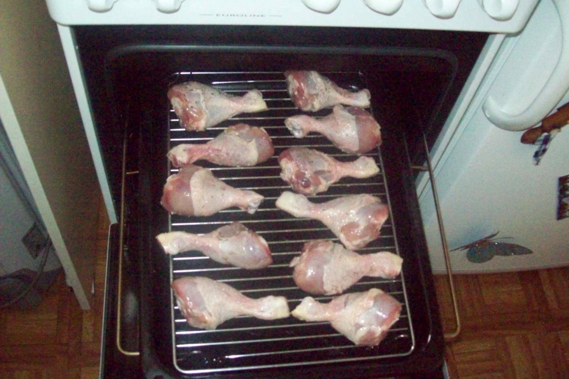 Pulpe de pui cu cartofi la gratar