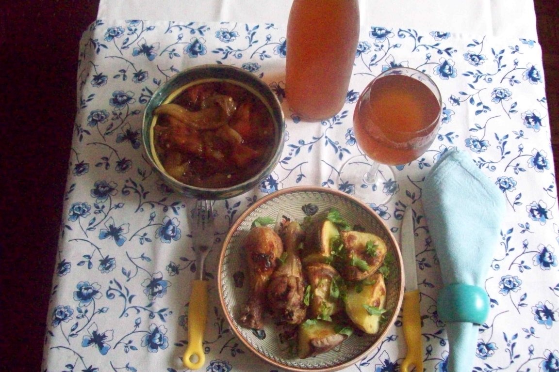 Pulpe de pui cu cartofi la gratar