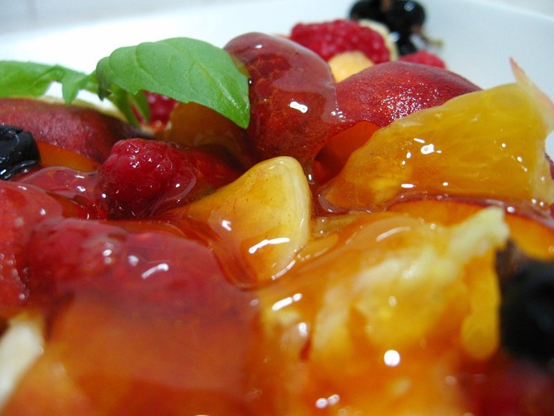 Salata de fructe cu serbet lamaie si busuioc