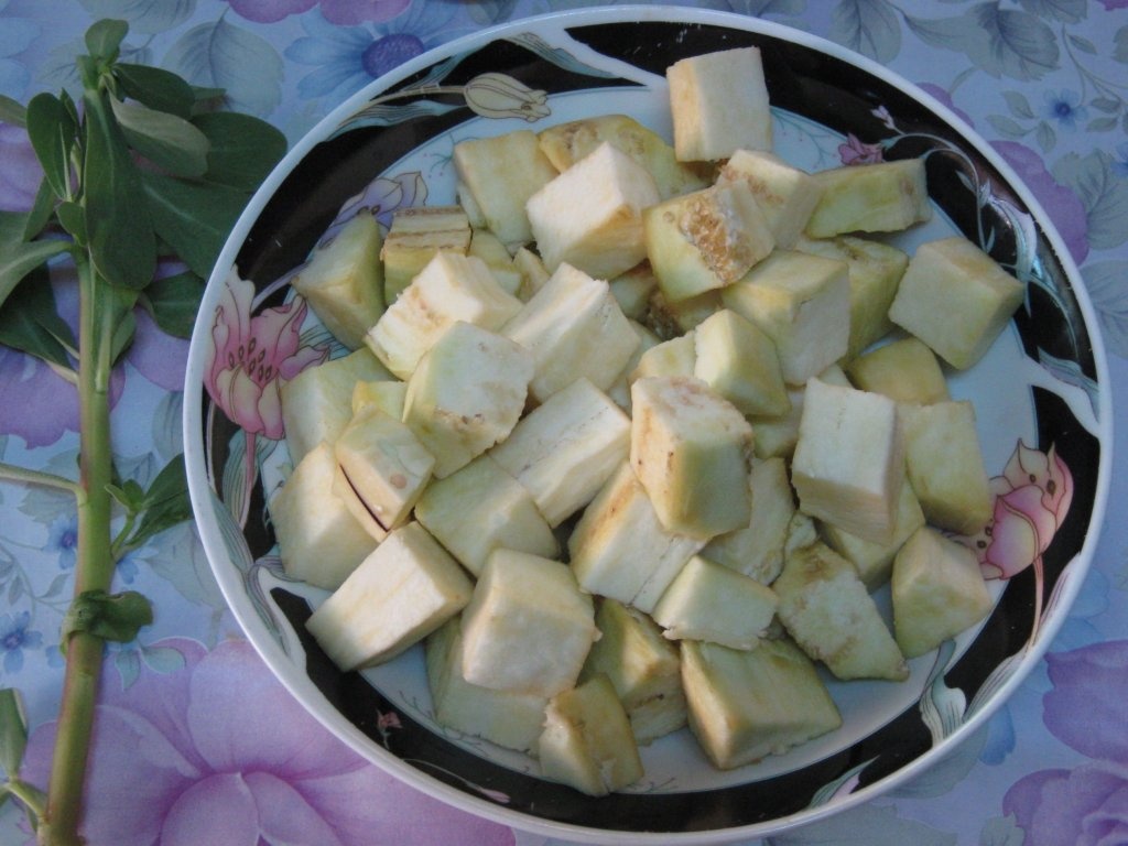 Salata de laptuci cu vinete-specific arabeasca