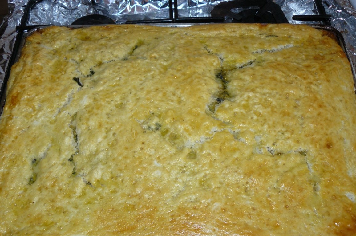 Plăcintă cu ceapă, spanac şi brânză
