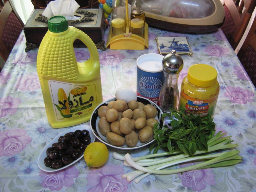 Salata orientala de cartofi noi-specific arabeasca