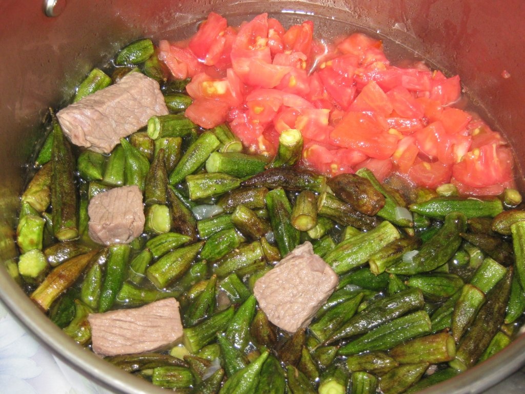 “Bamyah”-Mancare de  bame cu carne de vita-reteta specific arabeasca