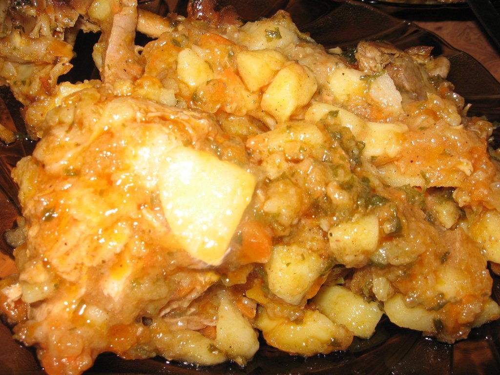 Intre  tocana si gulas = ceaunita