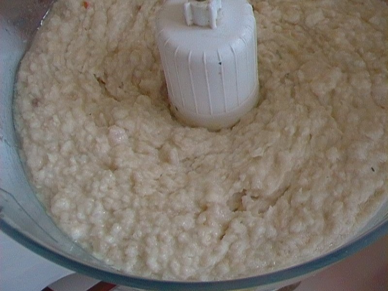 Fasole facaluita cu carnati