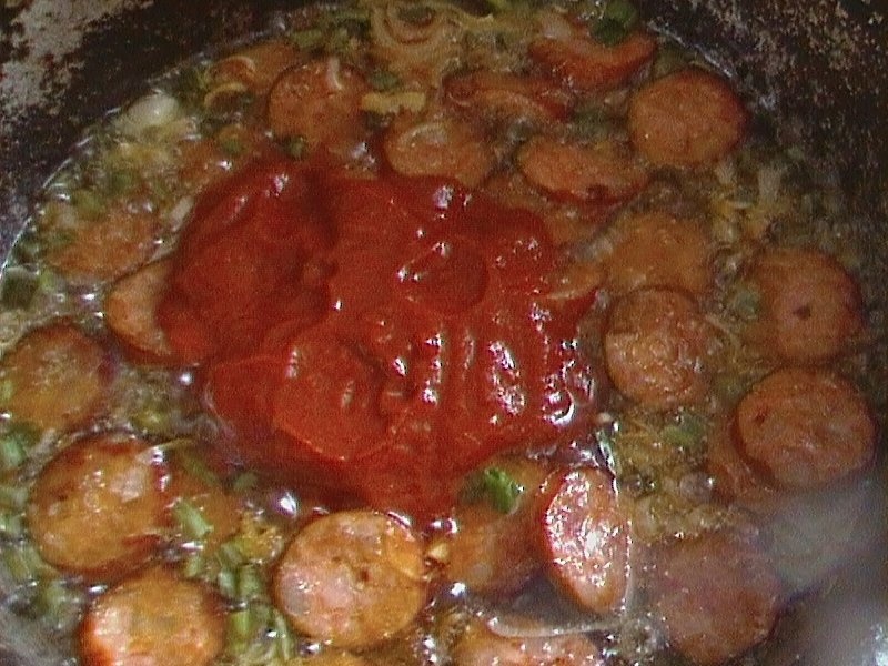 Fasole facaluita cu carnati