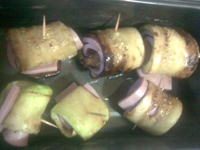 Rulouri din dovlecel si sunca