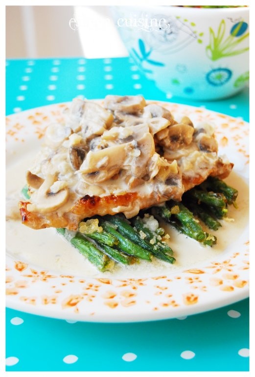 Friptura de porc cu sos de ciuperci si fasole verde tempura