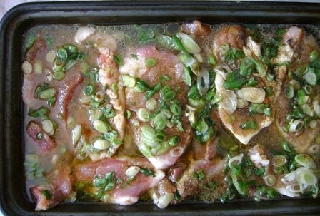 Friptura de porc cu verdeturi la cuptor