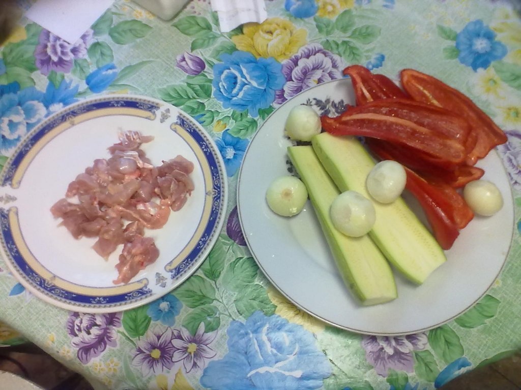 Placinta de vara cu carne de pui.